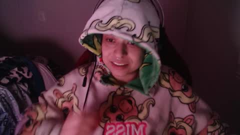 Snapshot of miss_carmila chatting on November 3, 12:24 am Miss Carmila online show from November 3, 12:24 am
