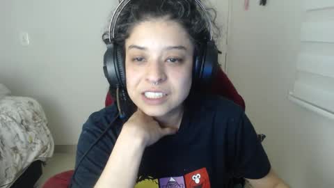 Snapshot of miss_carmila chatting on November 8, 1:17 am Miss Carmila online show from November 8, 1:17 am