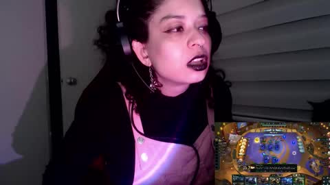 Snapshot of miss_carmila chatting on December 18, 12:49 am Miss Carmila online show from December 18, 12:49 am