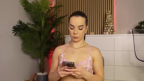 Denise online show from December 5, 9:00 pm