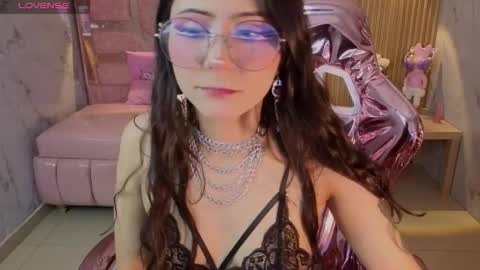 Snapshot of miss_devil_s chatting on February 6, 3:11 am miss_devil_s online show from February 6, 3:11 am