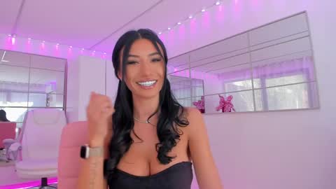Snapshot of miss_diamond__ chatting on April 7, 7:31 am miss_diamond__ online show from April 7, 7:31 am
