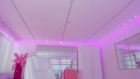 Snapshot of miss_diamond__ chatting on May 16, 10:36 am miss_diamond__ online show from May 16, 10:36 am