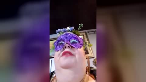 Snapshot of miss_ella_rose chatting on June 19, 2:49 am miss_ella_rose online show from June 19, 2:49 am