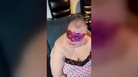 Snapshot of miss_ella_rose chatting on June 24, 5:17 am miss_ella_rose online show from June 24, 5:17 am