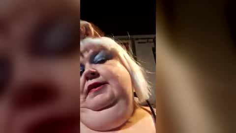 Snapshot of miss_ella_rose chatting on July 2, 3:23 am miss_ella_rose online show from July 2, 3:23 am
