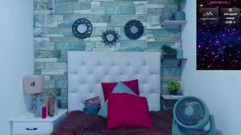 miss_evans_ online show from May 12, 1:52 pm