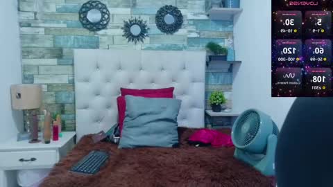miss_evans_ online show from May 16, 2:38 pm