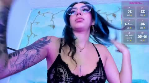 miss_evans_ online show from May 20, 1:12 am
