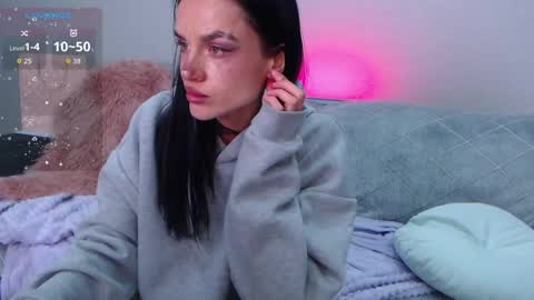 Snapshot of miss_heaty chatting on May 18, 12:40 am Keira online show from May 18, 12:40 am