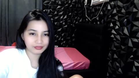 miss_innocent18 online show from January 5, 7:07 pm