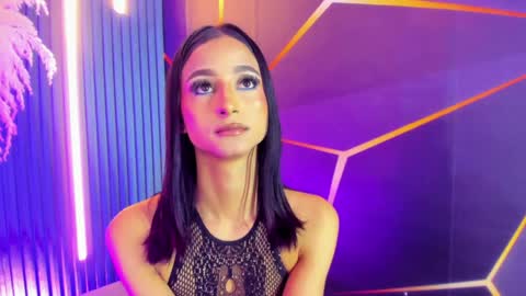 miss_isa19 online show from May 11, 4:04 pm