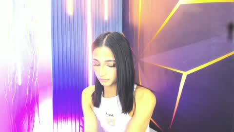 miss_isa19 online show from May 14, 3:19 pm