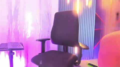 miss_isa19 online show from May 26, 12:39 am