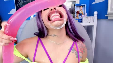 Snapshot of miss_keisi chatting on January 3, 9:05 pm Keisi online show from January 3, 9:05 pm