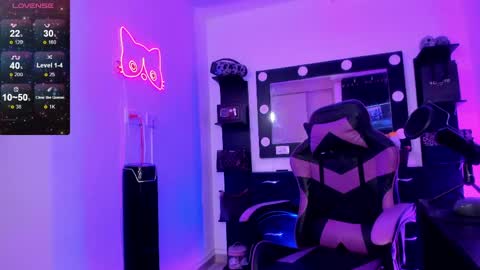 Miss Kittyn online show from May 3, 11:00 pm