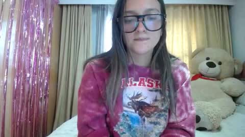 lilieth  online show from February 25, 1:10 pm