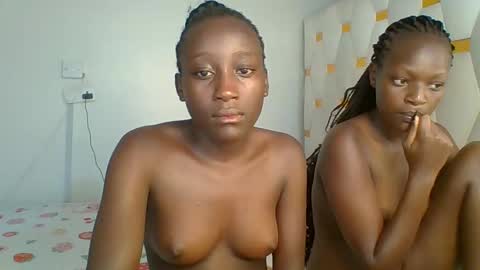 Snapshot of miss_lolah7 chatting on April 16, 2:01 am miss_lolah7 online show from April 16, 2:01 am