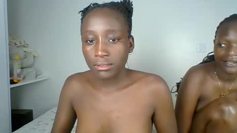 Snapshot of miss_lolah7 chatting on May 4, 12:01 pm miss_lolah7 online show from May 4, 12:01 pm