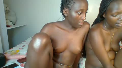 Snapshot of miss_lolah7 chatting on May 5, 12:07 am miss_lolah7 online show from May 5, 12:07 am