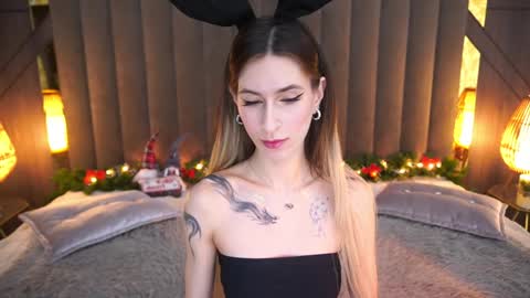 Snapshot of miss_martini chatting on December 30, 7:15 am online show from December 30, 7:15 am