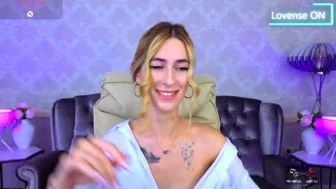 Snapshot of miss_martini chatting on September 18, 6:26 am online show from September 18, 6:26 am
