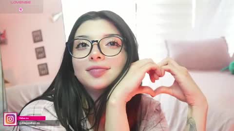 Snapshot of miss_meii chatting on April 15, 7:58 pm Alejandra online show from April 15, 7:58 pm