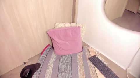 Snapshot of miss_melanie18 chatting on February 26, 2:32 am Alejandra online show from February 26, 2:32 am