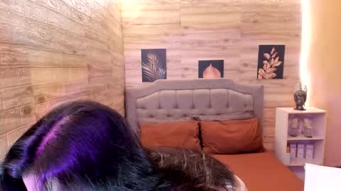 Snapshot of miss_miyuka chatting on December 15, 5:02 am THE DEVIL CALL ME MASTER online show from December 15, 5:02 am