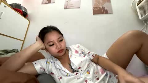 Snapshot of miss_peachyxxx chatting on May 25, 7:03 am Lyn online show from May 25, 7:03 am