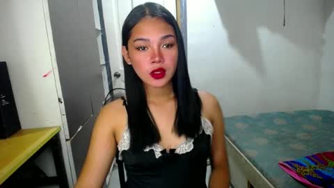 Snapshot of miss_precious_xx chatting on June 23, 6:11 am Precious online show from June 23, 6:11 am
