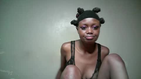 Snapshot of miss_pretty1 chatting on February 16, 8:05 pm miss_pretty1 online show from February 16, 8:05 pm