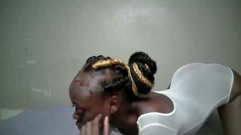 Snapshot of miss_pretty1 chatting on February 23, 8:06 pm miss_pretty1 online show from February 23, 8:06 pm