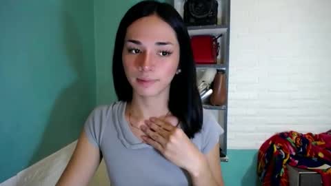 Snapshot of miss_rona_xoxo chatting on March 27, 11:43 am Rona online show from March 27, 11:43 am