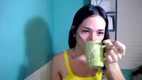Snapshot of miss_rona_xoxo chatting on April 8, 1:05 am Rona online show from April 8, 1:05 am