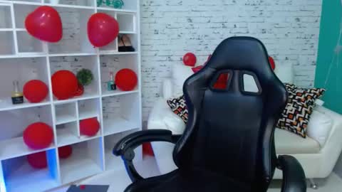 Shaira  online show from February 15, 1:02 am