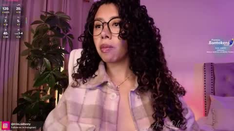 Amy Olivera online show from September 24, 1:14 pm