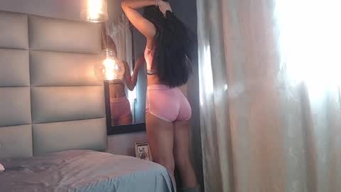 Snapshot of miss_sofi__ chatting on May 29, 2:15 pm sofi online show from May 29, 2:15 pm