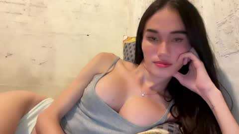 Snapshot of miss_sunshinex chatting on July 11, 6:43 pm Shine online show from July 11, 6:43 pm
