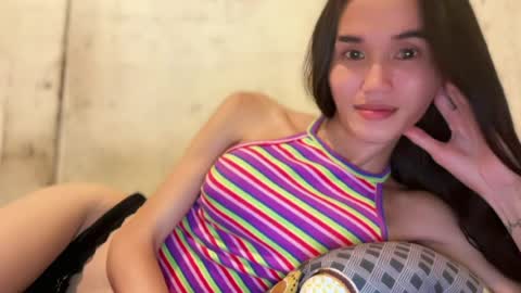 Snapshot of miss_sunshinex chatting on July 25, 6:00 am Shine online show from July 25, 6:00 am
