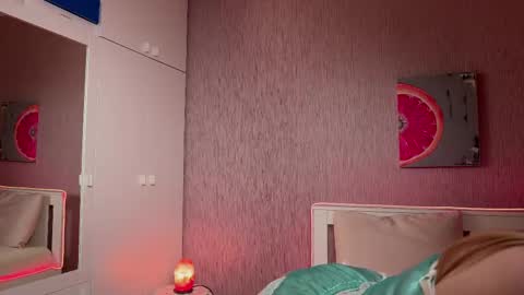 Snapshot of miss_sweetdream chatting on February 10, 12:39 pm Emily online show from February 10, 12:39 pm