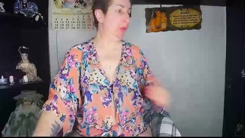 miss_tasha_kom online show from May 16, 7:38 am