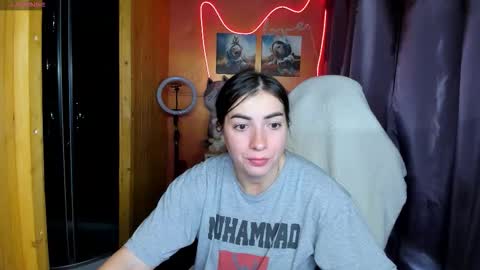 Snapshot of miss_tasy chatting on September 22, 9:00 am Melanie January 15th is my birthday there will be an interesting show online show from September 22, 9:00 am