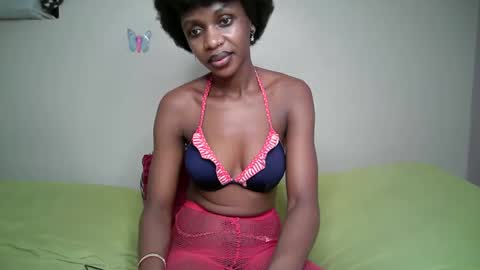 Snapshot of miss_ug chatting on December 15, 9:13 am miss_ug online show from December 15, 9:13 am
