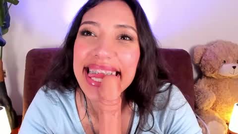 Miss Veronica online show from April 14, 6:25 pm