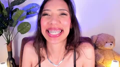 Miss Veronica online show from April 15, 2:02 pm