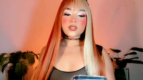 miss_zz online show from May 17, 12:01 pm