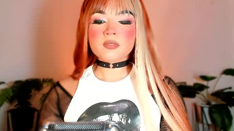miss_zz online show from May 27, 5:32 pm