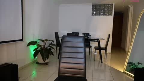 Snapshot of missara_ chatting on April 13, 11:10 pm missara_ online show from April 13, 11:10 pm