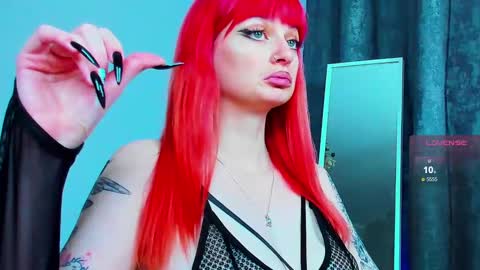 Snapshot of missbeldam chatting on March 2, 9:01 pm Miss Beldam online show from March 2, 9:01 pm